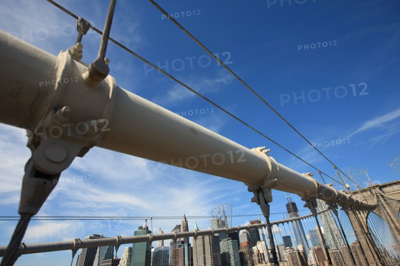 usa, etat de New York, New York City, Manhattan, brooklyn, pont de brooklyn bridge, pietons, vehicules, jogging, circulation, pointe de Manhattan,