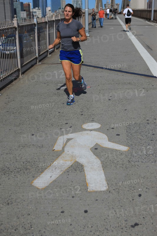 usa, etat de New York, New York City, Manhattan, brooklyn, pont de brooklyn bridge, pietons, vehicules, jogging, circulation, pointe de Manhattan,