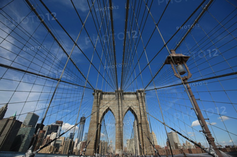 usa, etat de New York, New York City, Manhattan, brooklyn, pont de brooklyn bridge, pietons, vehicules, jogging, circulation, pointe de Manhattan,