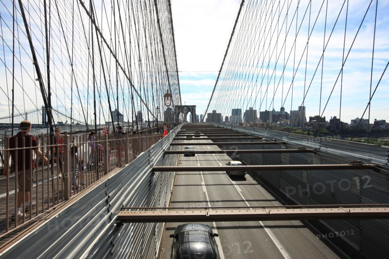 usa, etat de New York, New York City, Manhattan, brooklyn, pont de brooklyn bridge, pietons, vehicules, jogging, circulation, pointe de Manhattan,
