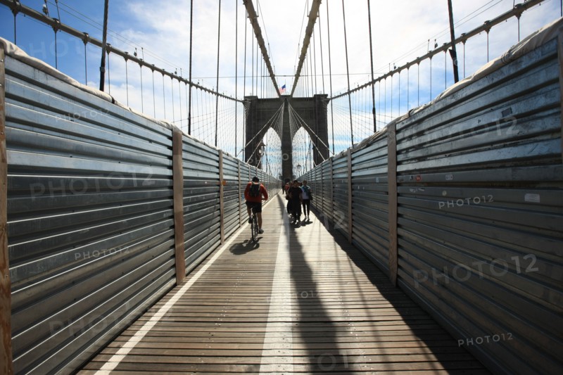 usa, etat de New York, New York City, Manhattan, brooklyn, pont de brooklyn bridge, pietons, vehicules, jogging, circulation, pointe de Manhattan,