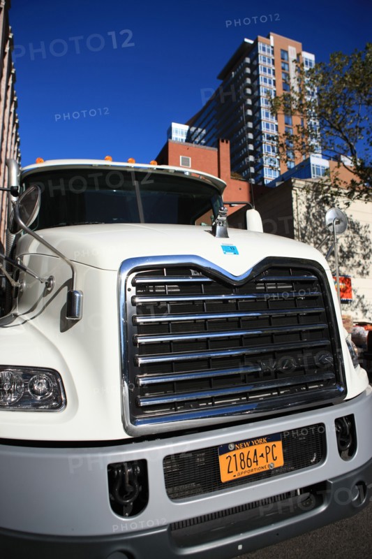 usa, state of New York, NYC, Manhattan, Greenwich Village, truck,