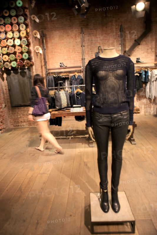 usa, state of New York, NYC, Manhattan, Soho, magasin, machines a coudre singer,