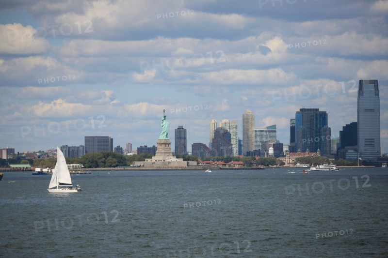 usa, etat de New York, New York City, Manhattan, financial district, pointe de Manhattan, ferry pour Staten Island, buildings, baie, bateaux, statue de la liberte, Bartholdi,