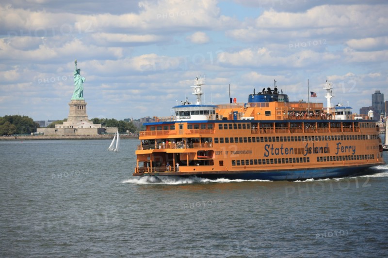 usa, etat de New York, New York City, Manhattan, financial district, pointe de Manhattan, ferry pour Staten Island, buildings, baie, bateaux, statue de la liberte, Bartholdi,