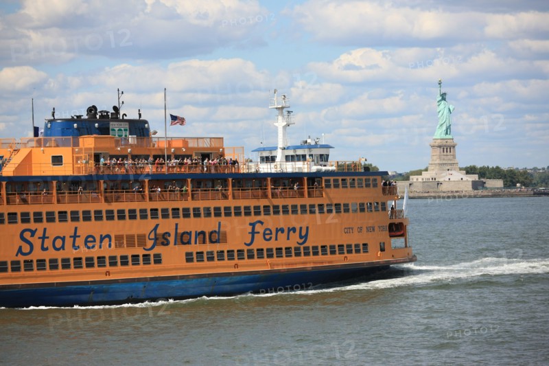 usa, etat de New York, New York City, Manhattan, financial district, pointe de Manhattan, ferry pour Staten Island, buildings, baie, bateaux, statue de la liberte, Bartholdi,