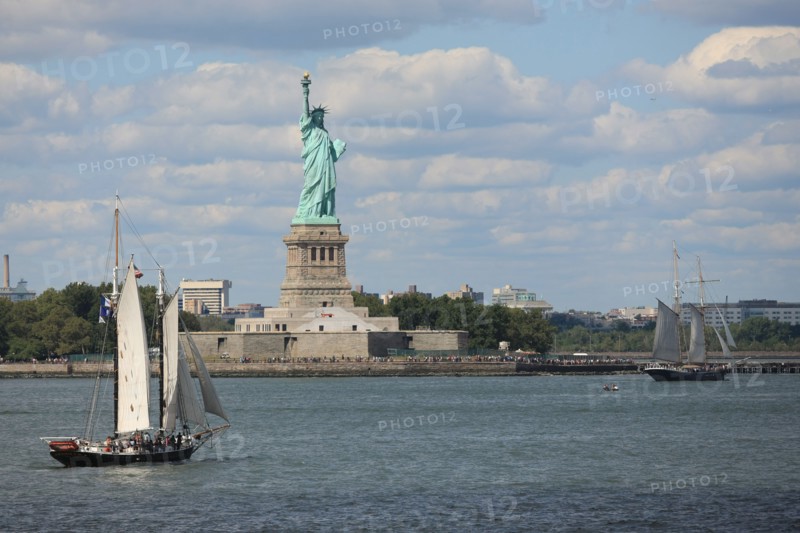 usa, etat de New York, New York City, Manhattan, financial district, pointe de Manhattan, ferry pour Staten Island, buildings, baie, bateaux, statue de la liberte, Bartholdi,