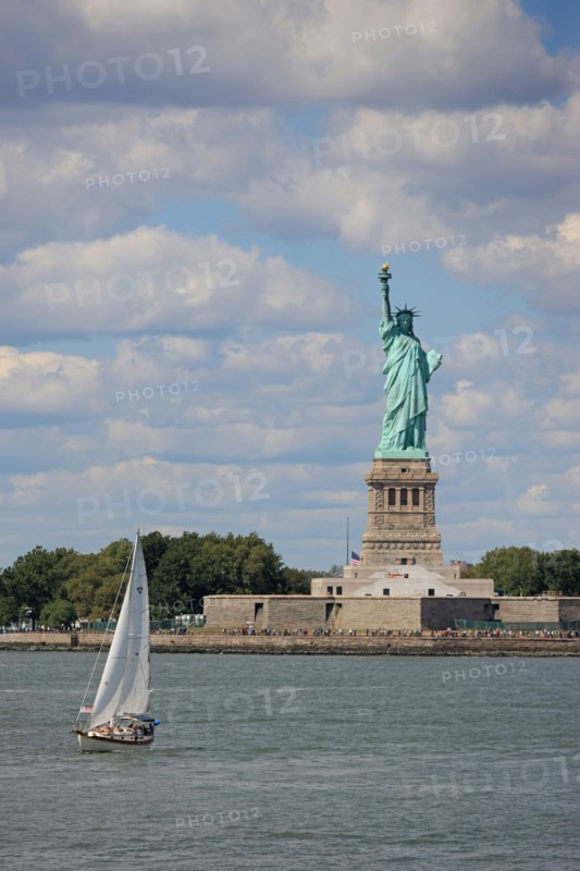 usa, etat de New York, New York City, Manhattan, financial district, pointe de Manhattan, ferry pour Staten Island, buildings, baie, bateaux, statue de la liberte, Bartholdi,