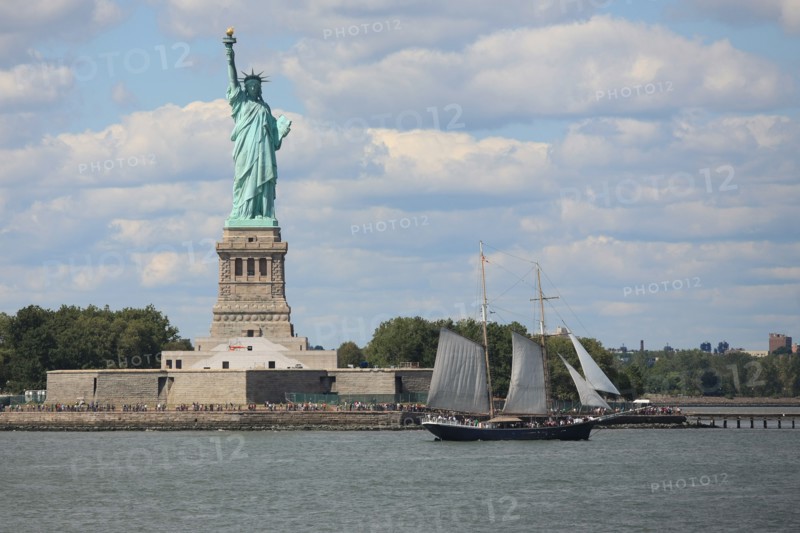 usa, etat de New York, New York City, Manhattan, financial district, pointe de Manhattan, ferry pour Staten Island, buildings, baie, bateaux, statue de la liberte, Bartholdi,