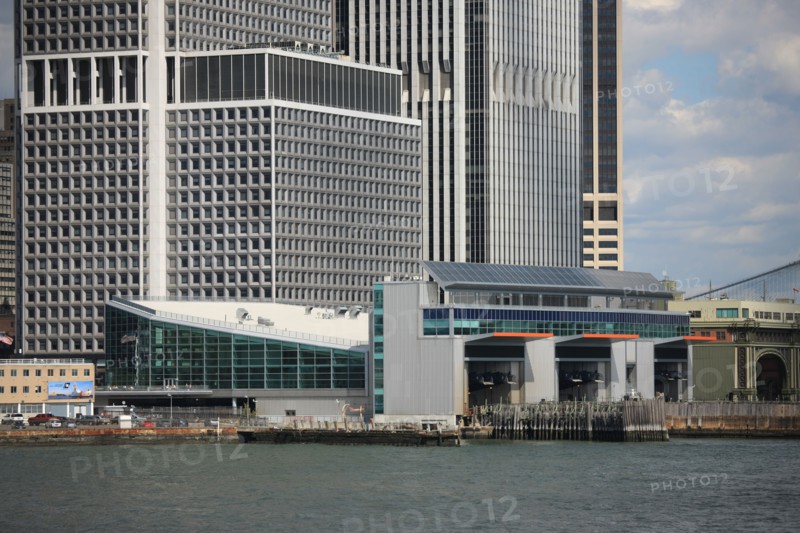 usa, etat de New York, New York City, Manhattan, financial district, pointe de Manhattan, ferry pour Staten Island, buildings, baie, bateaux, statue de la liberte, Bartholdi,