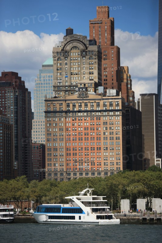 usa, etat de New York, New York City, Manhattan, financial district, pointe de Manhattan, ferry pour Staten Island, buildings, baie, bateaux, statue de la liberte, Bartholdi,