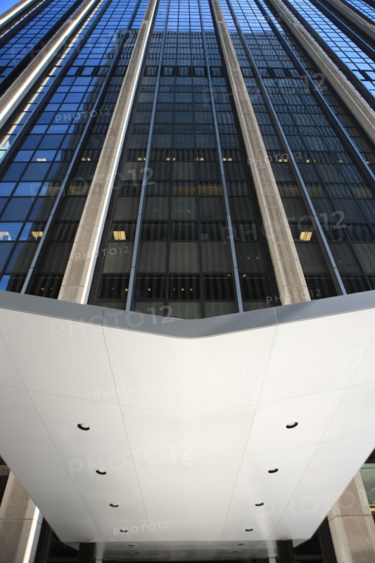 usa, etat de New York, New York City, Manhattan, Broadway, vers Rockfeller Center, buildings, rue,