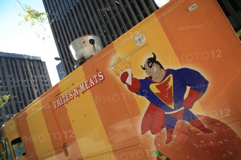 usa, etat de New York, New York City, Manhattan, Broadway, vers Rockfeller Center, buildings, rue,