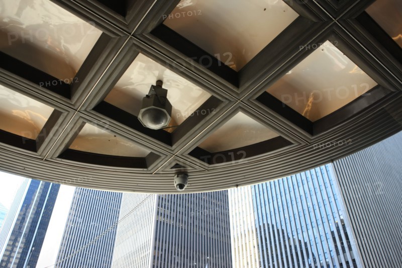 usa, etat de New York, New York City, Manhattan, Broadway, vers Rockfeller Center, buildings, rue, radio city, music hall,