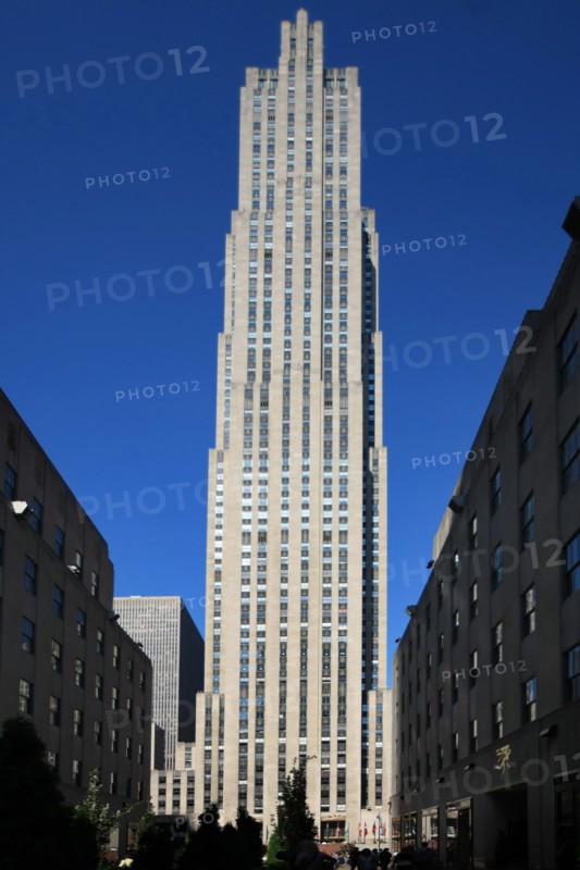 usa, etat de New York, New York City, Manhattan, Broadway, vers Rockfeller Center, buildings, rue, tour ge,