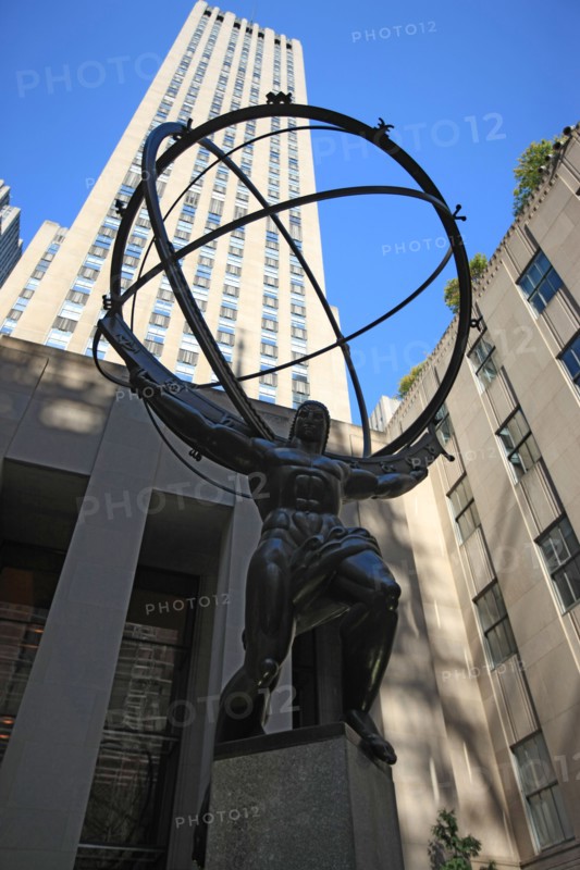 usa, etat de New York, New York City, Manhattan, Broadway, vers Rockfeller Center, buildings, rue, sculpture,
