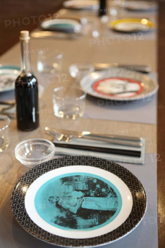 France, ile de france, paris 9e arrondissement, 20 rue des martyrs, restaurant, yoom, gastronomie chinoise, dim sum, petrossian, vaisselle, 
Date : 2011-2012