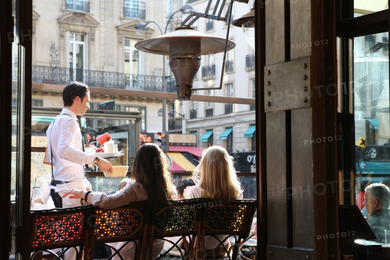France, ile de france, paris 10e arrondissement, 32 boulevard poissonniere, bar, le brebant, terrasse, salle, cafe, 
Date : 2011-2012