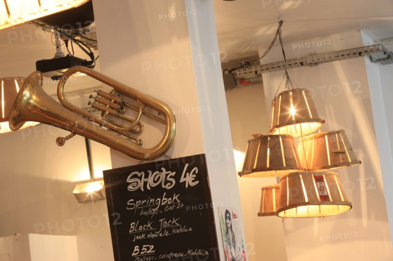 France, ile de france, paris, 11e arrondissement, 5 rue moret, bar concert l'international, quartier oberkampf, rock, 
Date : 2011-2012