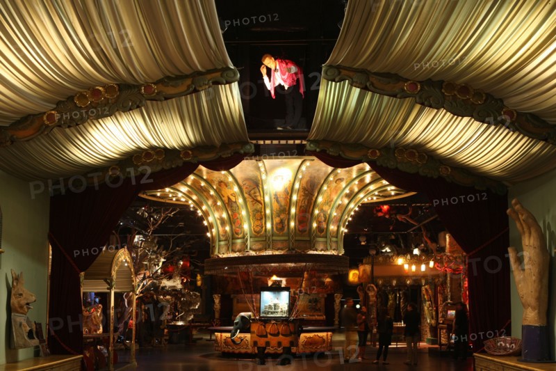 France, ile de france, paris 12e arrondissement, 53 rue des provinces de france, musee des arts forains, manege, fete, 
Date : 2011-2012
