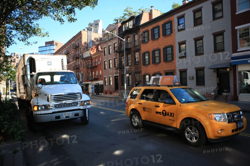 usa, state of New York, NYC, Manhattan, Greenwich Village, taxi et truck,