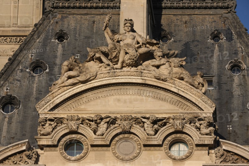 France, ile de france, paris 1er arrondissement, louvre, quai des tuileries, ancien palais des tuileries, pavillon de flore, musee du louvre, detail, sculpture, 
Date : 2011-2012