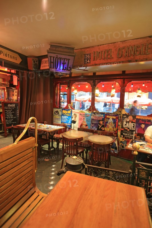 France, ile de france, paris 2e arrondissement, 41 rue montmartre, bar le tambour, deco inspiree du metro, recup, 
Date : 2011-2012