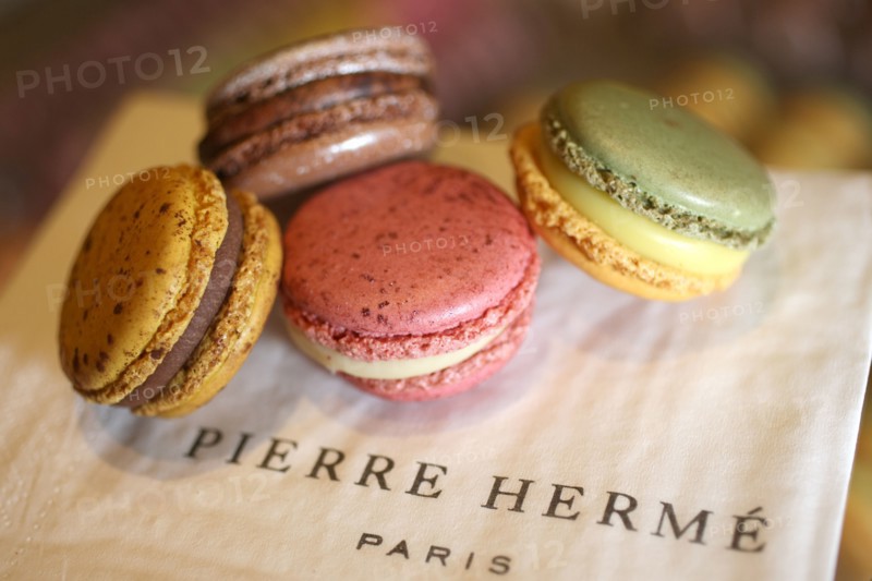France, ile de france, paris 1er arrondissement, 6 rue cambon, boutique pierre herme, macarons, chocolat, patisserie, 
Date : 2011-2012