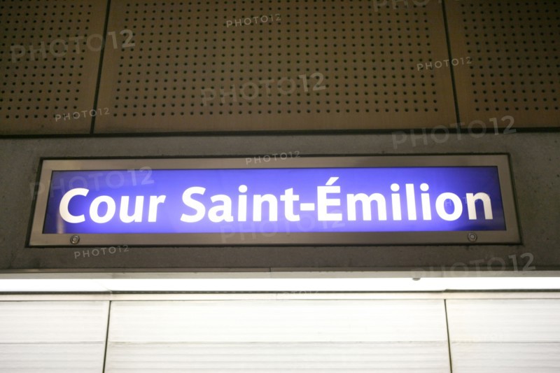 Station de métro Cour Saint-Emilion à Paris