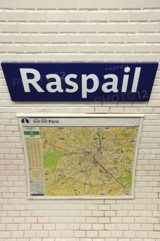 France, ile de france, paris 14e arrondissement, boulevard raspail, station de metro raspail, ratp, 
Date : 2011-2012