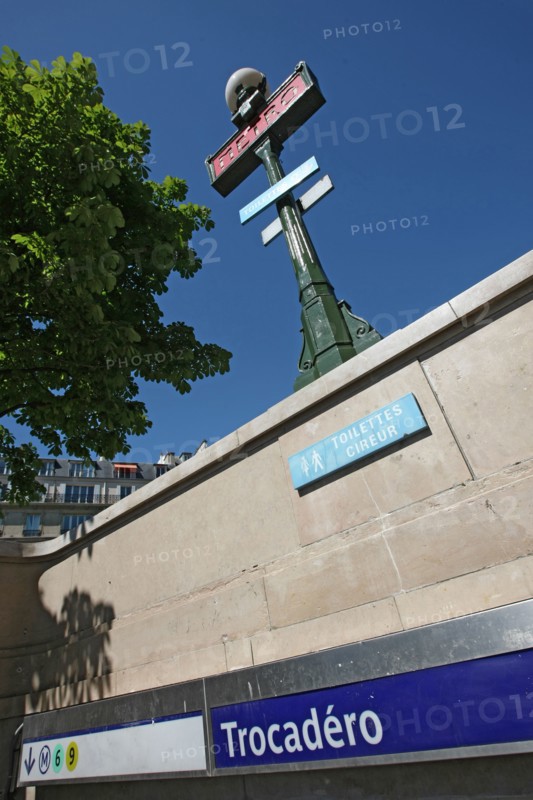 France, ile de france, paris, 16e arrondissement, 1 place du trocadero, station de metro trocadero, 
Date : 2011-2012