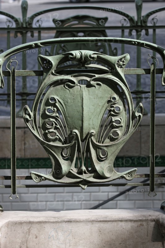 France, ile de france, paris, 17e arrondissement, metro, station monceau, Hector Guimard, 
Date : 2011-2012