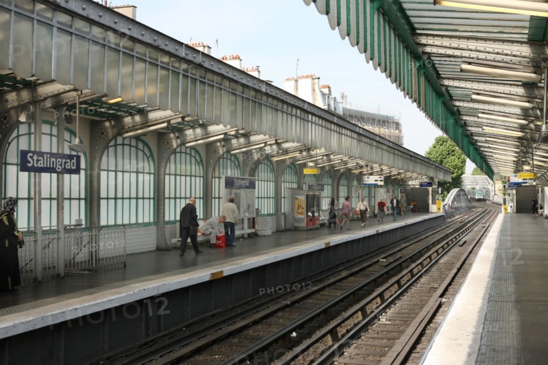 France, ile de france, paris 18e arrondissement, station du metro stalingrad, place stalingrad, ligne 2, ratp, Hector Guimard, 
Date : 2011-2012