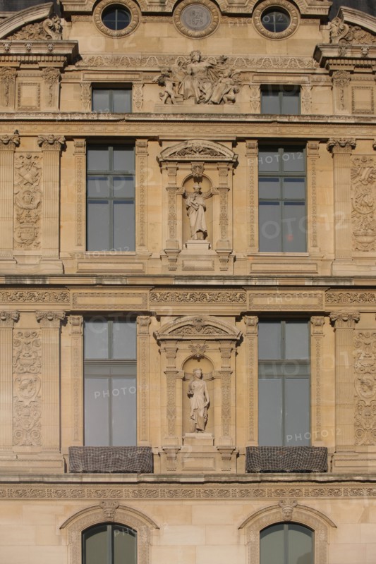 France, ile de france, paris 1er arrondissement, louvre, rue de rivoli, ancien palais des tuileries, pavillon de marsan, musee des arts decoratifs, detail, sculpture, 
Date : 2011-2012