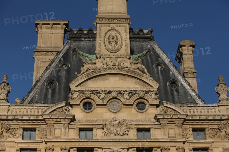 France, ile de france, paris 1er arrondissement, louvre, rue de rivoli, ancien palais des tuileries, pavillon de marsan, musee des arts decoratifs, detail, sculpture, 
Date : 2011-2012