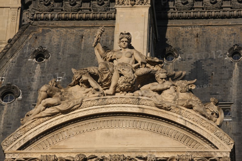 France, ile de france, paris 1er arrondissement, louvre, rue de rivoli, ancien palais des tuileries, pavillon de marsan, musee des arts decoratifs, detail, sculpture, 
Date : 2011-2012