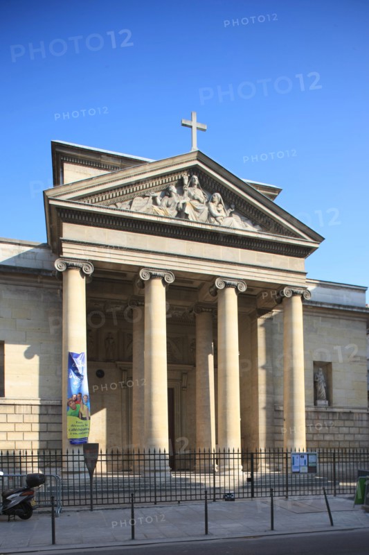 France, ile de france, paris 3e arrondissement, le marais, rue de turenne, eglise saint denys du saint sacrement, colonnade, 
Date : 2011-2012
