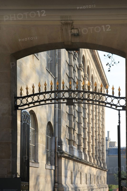 France, ile de france, paris 3e arrondissement, le marais, jardin de rohan-soubise, ruelle de la roche entre soubise et rohan, 
Date : 2011-2012