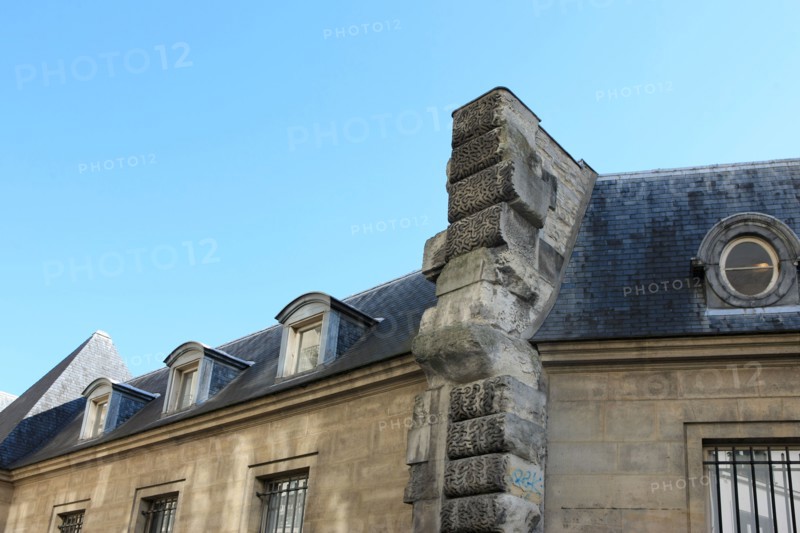 France, ile de france, paris 4e arrondissement, le marais, rue pavee, vestige du mur de la prison de la force jouxtant l'hotel de lamoignon, bhvp, 
Date : 2011-2012