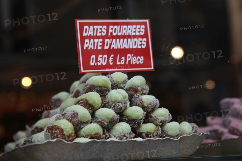 France, ile de france, paris 4e arrondissement, angle rue des hospitalieres saint gervais et rue des rosiers, restaurant chez marianne, specialites juives, dattes fourrees, 
Date : 2011-2012