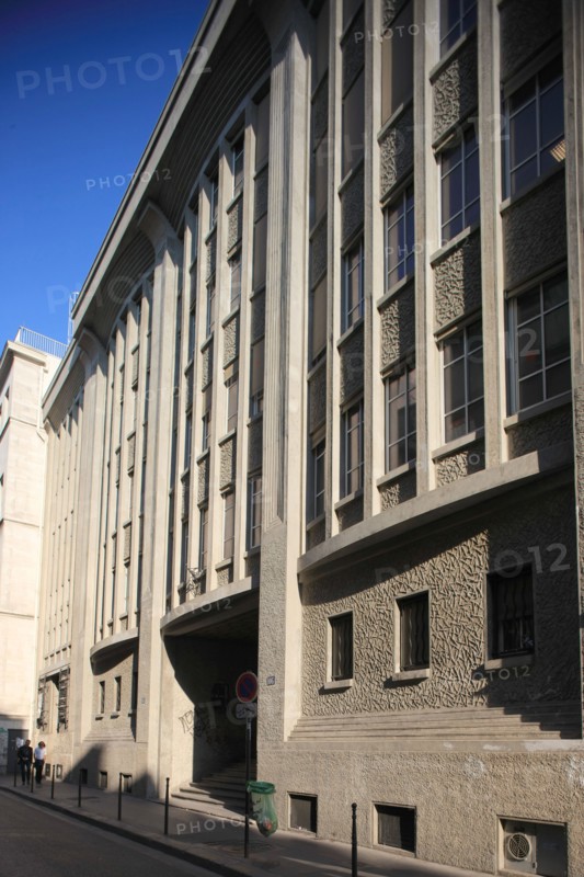 France, ile de france, paris 3e arrondissement, le marais, 106 rue du temple, ancien immeuble art deco des telecom, architecture, 
Date : 2011-2012