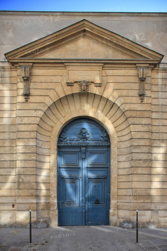France, ile de france, paris 3e arrondissement, le marais, 60 rue de turenne, facade sur rue et portail de l'hotel grand veneur, hotel particulier, 
Date : 2011-2012