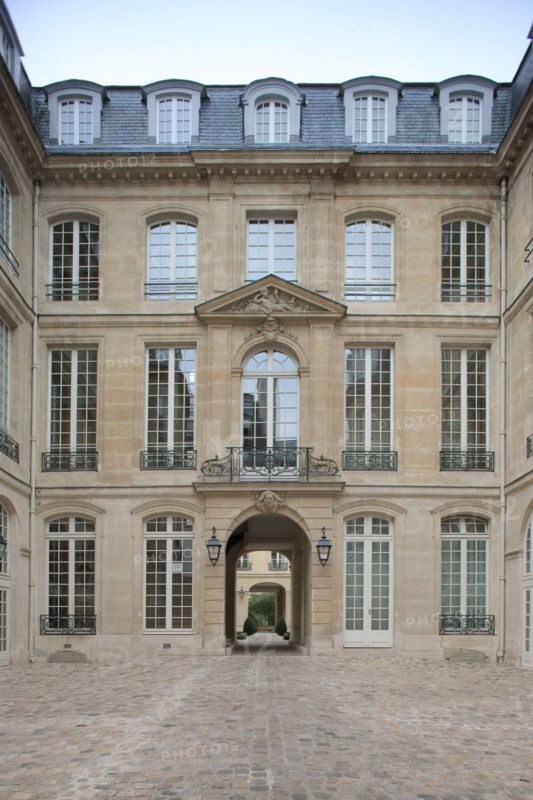 France, ile de france, paris 3e arrondissement, le marais, 79 rue du temple, hotel de montmort, hotel particulier, facade sur cour, 
Date : 2011-2012