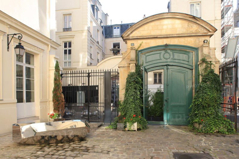 France, ile de france, paris 3e arrondissement, le marais, rue charlot, hotel et passage de retz no9, hotel particulier, revers du portail, cour, 
Date : 2011-2012
