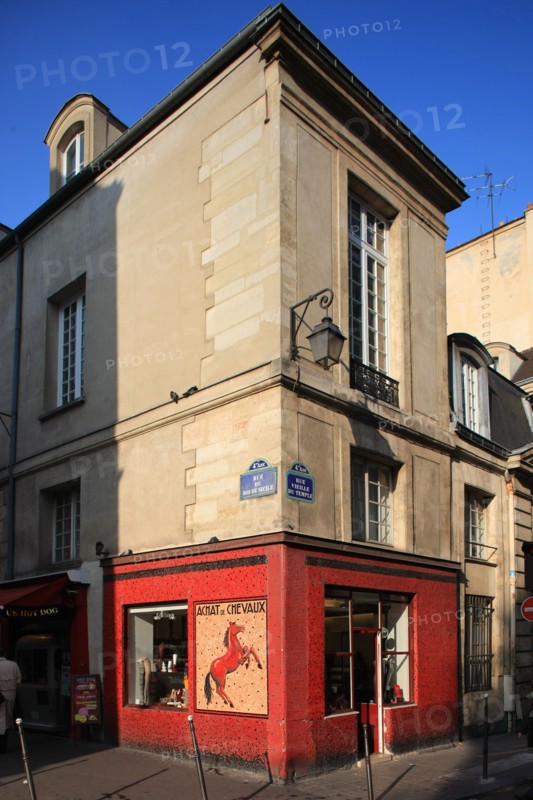 France, ile de france, paris 4e arrondissement, le marais, angle rue du roi de sicile et rue vieille du temple, ancien commerce de chevaux, boucherie chevaline, facade, mosaique, 
Date : 2011-2012