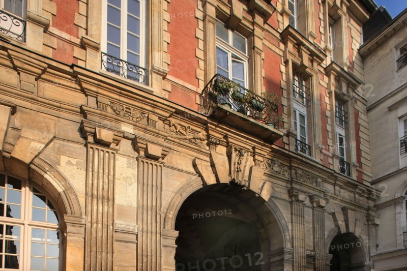 France, ile de france, paris 4e arrondissement, le marais, rue de birague, pavillon du roi, place des vosges, detail arche, 
Date : 2011-2012