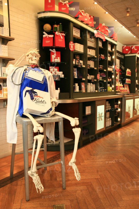 France, ile de france, paris 4e arrondissement, 15 rue des francs bourgeois, boutique kiehl's, cosmetique, l'oreal, harley davidson, 
Date : 2011-2012