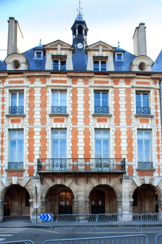 France, ile de france, paris 4e arrondissement, le marais, place des vosges, no14 synagogue, aussi 21 bis rue des tournelles.
Date : 2011-2012