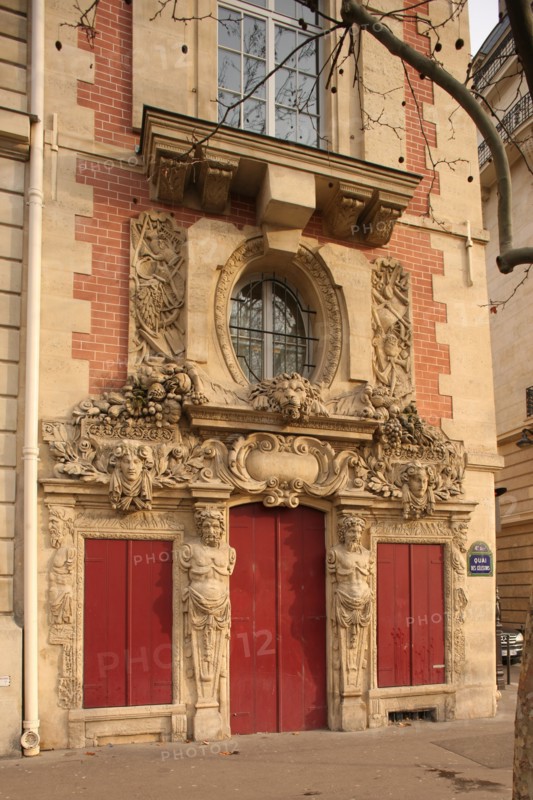 France, ile de france, paris 4e arrondissement, le marais, quai des celestins, hotel fieubet, ecole massillon, hotel particulier.
Date : 2011-2012
