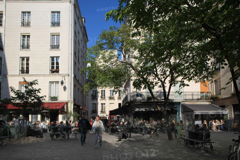 France, ile de france, paris, le marais, 4e arrondissement, place du marche sainte catherine, restaurants.
Date : 2011-2012